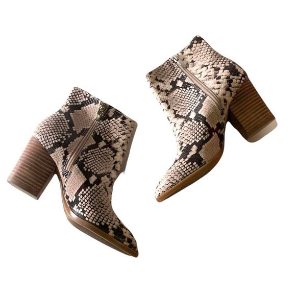 Nine West 6 Snakeskin Print Ankle Boots Booties Gray Black Leather Block Heel - Picture 2 of 12